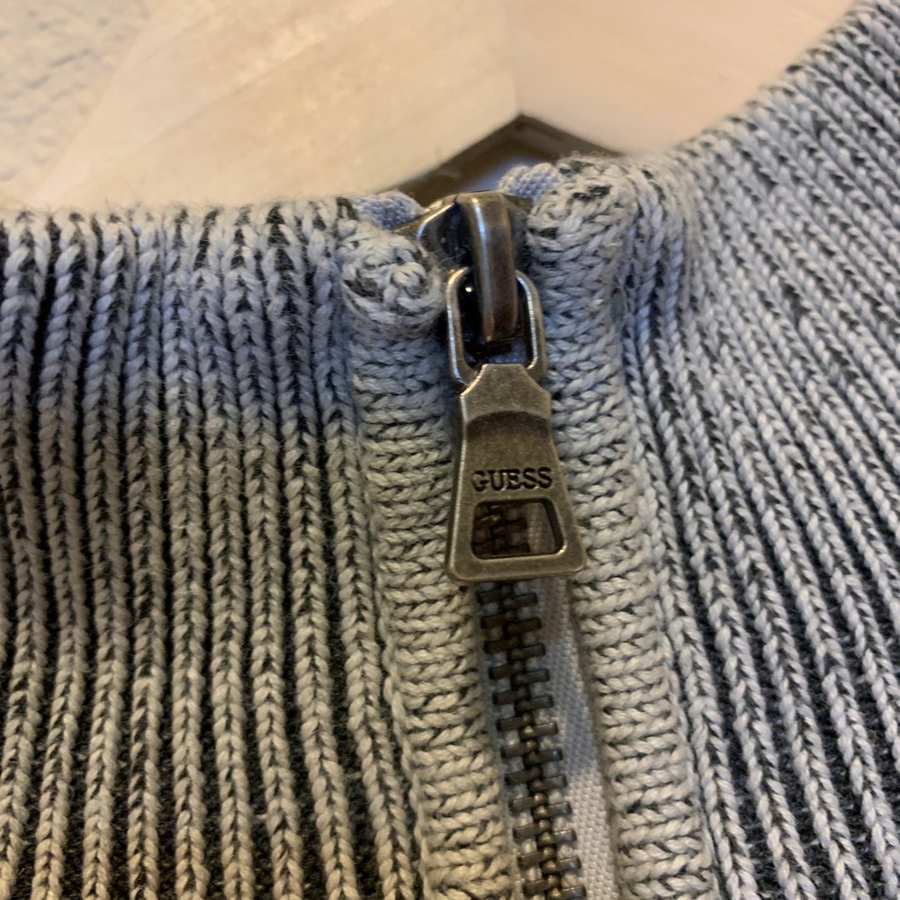 Guess Sweater - Picture 4 of 9